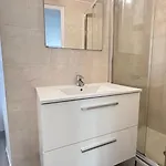 Bright 1-bedroom In The Heart Of The Marais * Paříž