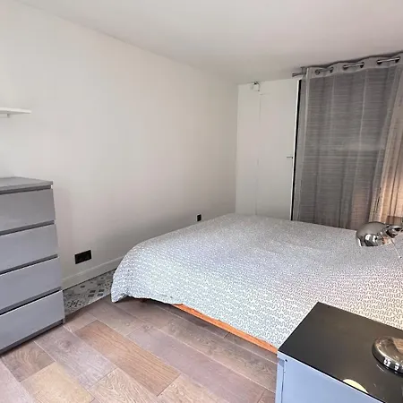 Bright 1-bedroom In The Heart Of The Marais Apartmán